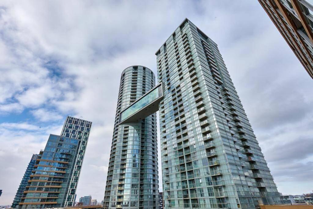 Classic Downtown Toronto Lakeview Condo With Free Parking Exterior photo
